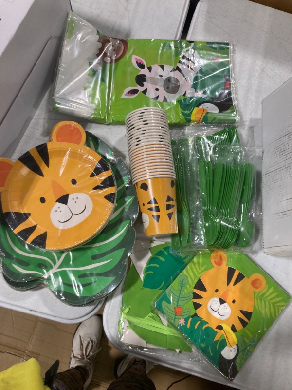 Photo 3 of  Sets 64pcs Flatware Animal Boys Suits Boy Birthday Tableware Infant Suit Cups Birthday Paper Tableware Paper Disposable Tableware Cutlery Set Props Napkin Cartoon Child Decorate