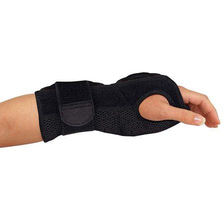 Photo 1 of  Mueller Sports Medicine Night Support Wrist Brace, Black