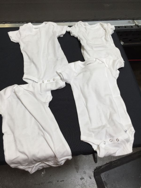 Photo 2 of Gerber unisex-baby 4-pack Short Sleeve Onesies Bodysuits---6-9 MONTHS---
