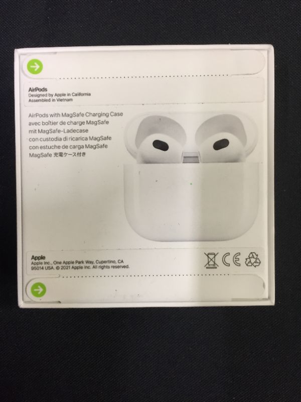 Photo 3 of Apple AirPods (3rd Generation)
