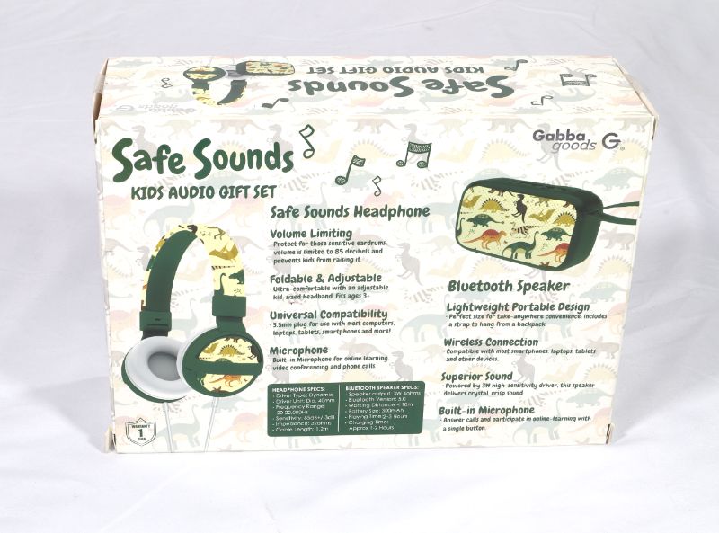 Photo 2 of KIDS DINOSAUR AUDIO GIFT SET 1 HEADPHONE AND 1 CARRYING CASE NEW