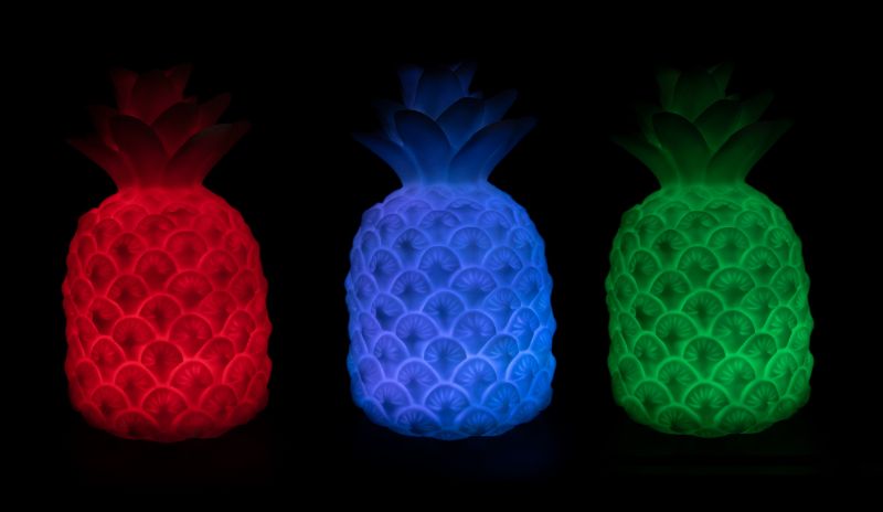 Photo 3 of LED COLOR CHANGING PINEAPPLE LIGHT 7 DIFFERTN COLORS NEW $34.99