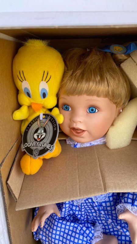 Photo 3 of THE ASTON DRAKE GALLERIES TWEETY AND ME DOLL