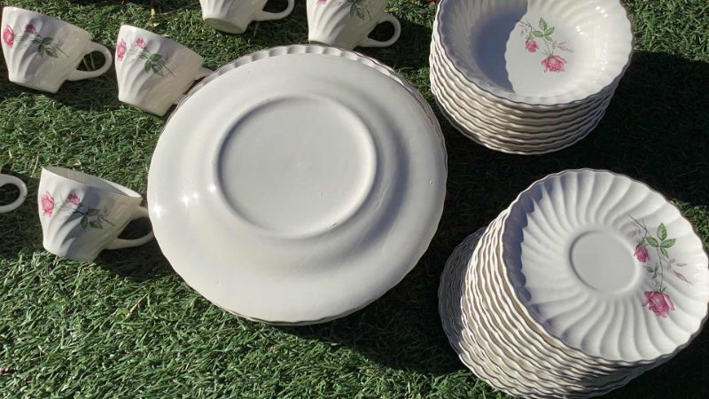 Photo 3 of 40 PIECE FLORAL DISHES SET