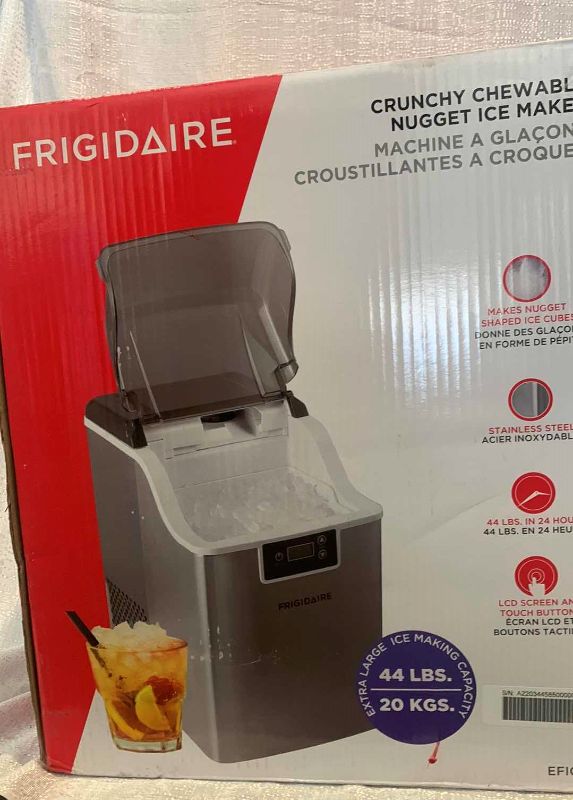 Photo 3 of FRIGIDAIRE CRUNCHY COUNTER TOP CHEWABLE NUGGET ICE MAKER V2, 44lbs per Day, Stainless Steel 
