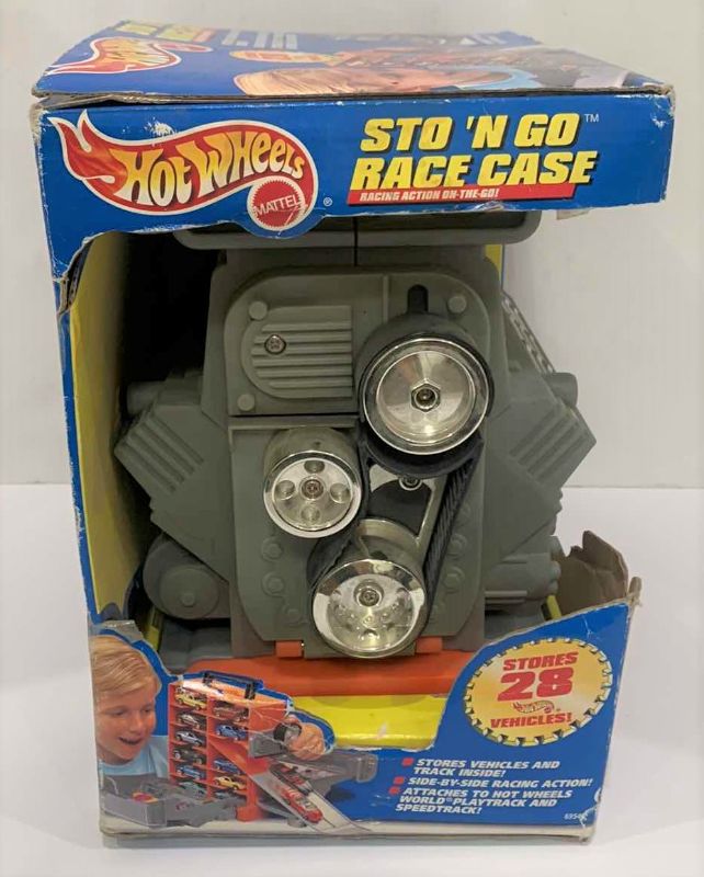 Photo 2 of VINTAGE HOT WHEELS COLLECTIBLE STO N GO RACE CASE