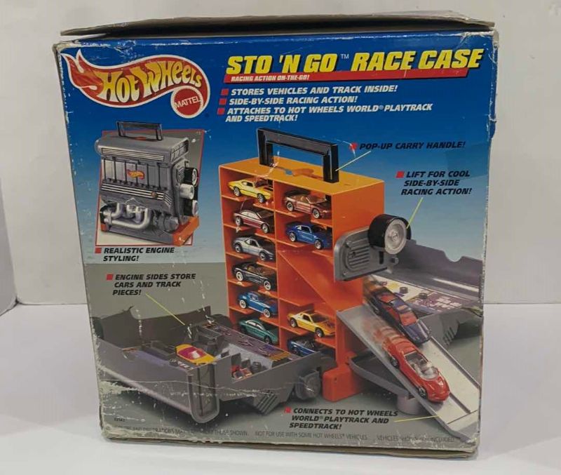 Photo 3 of VINTAGE HOT WHEELS COLLECTIBLE STO N GO RACE CASE