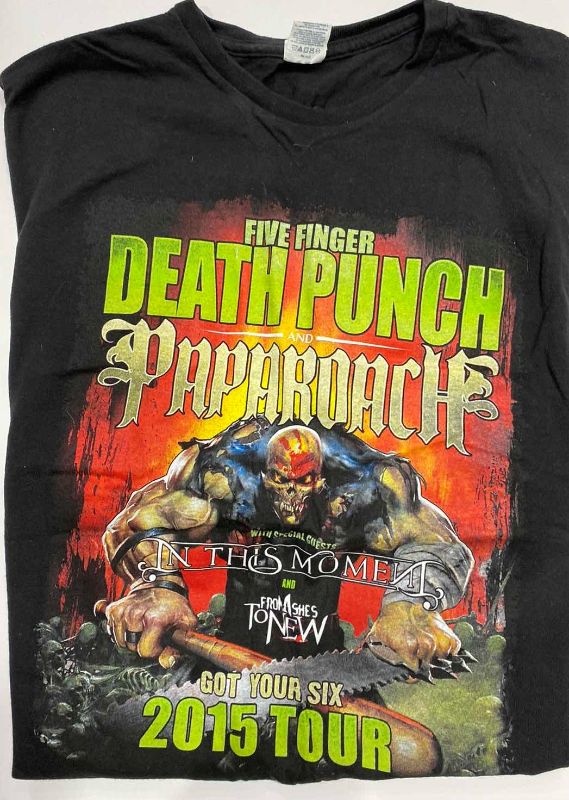 Photo 1 of NEW FIVE FINGER DEATH PUNCH 2015 TOUR T-SHIRT SIZE XL