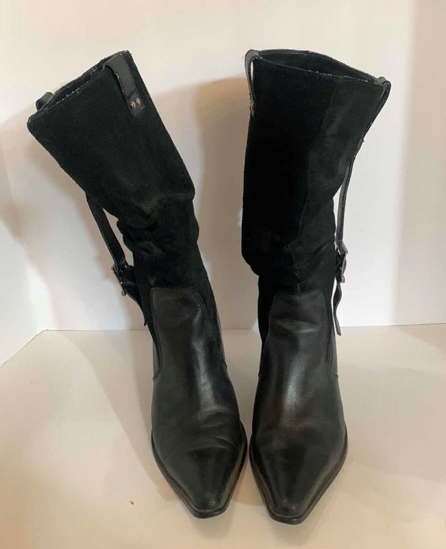 Photo 3 of WOMENS HARLEY DAVIDSON BLACK LEATHER BOOTS, SIZE 7.5
