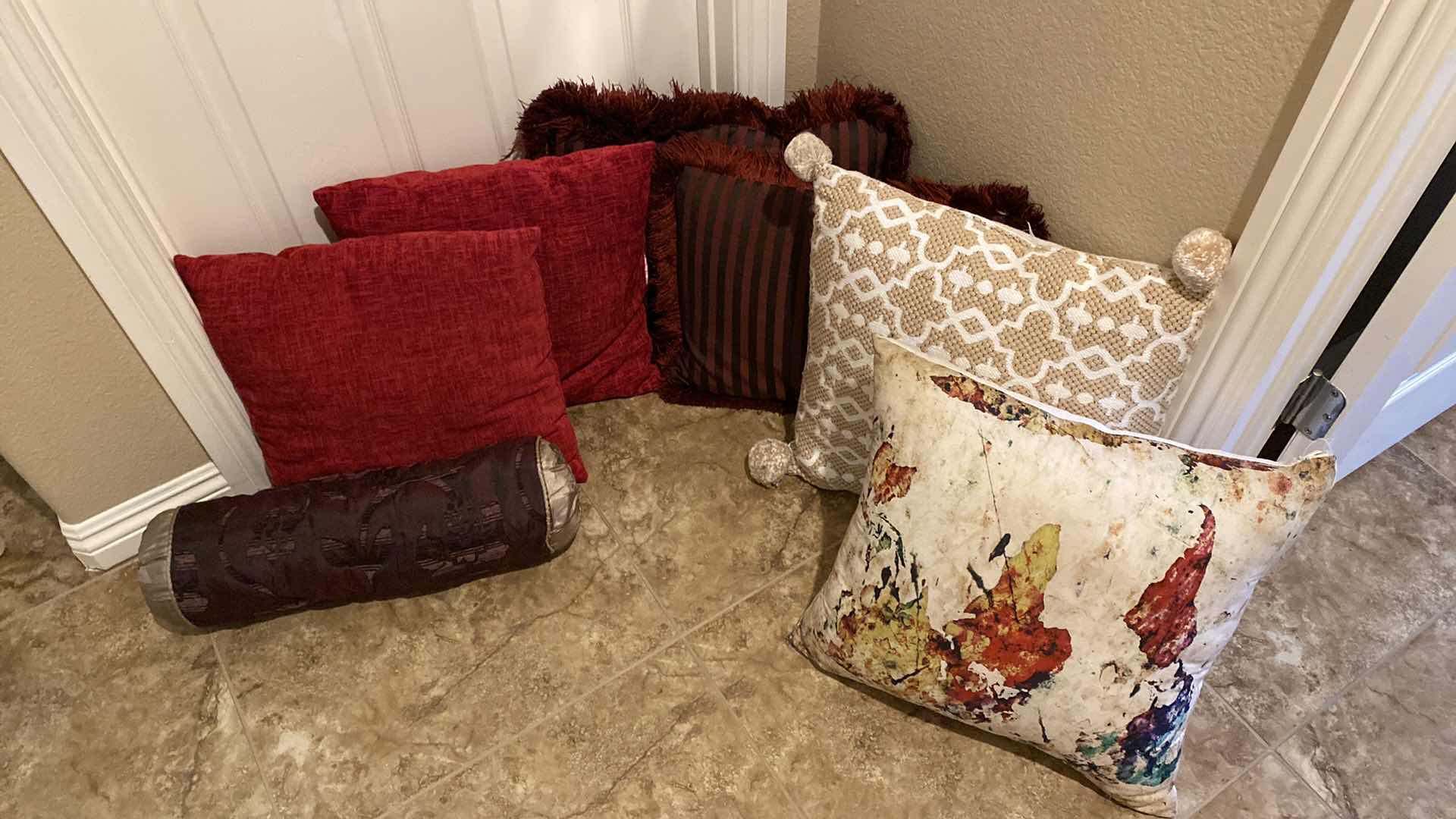 Photo 1 of 7 ASSORTED TOSS PILLOWS