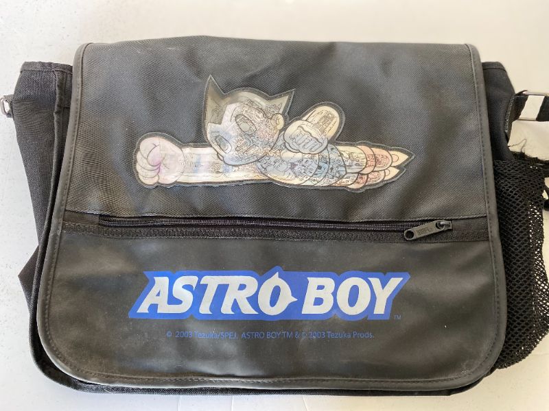 Photo 3 of 3 - BAGS HELLO KITTY, ASTRO BOY AND ANIME 