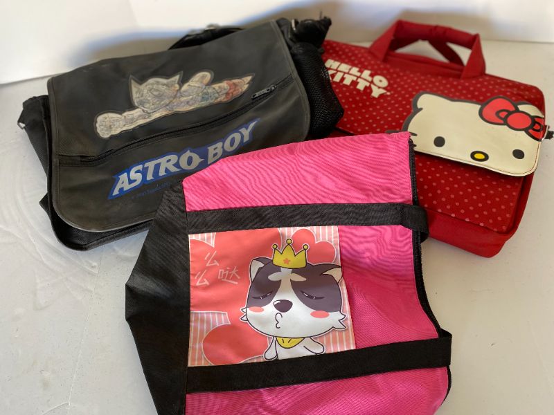 Photo 1 of 3 - BAGS HELLO KITTY, ASTRO BOY AND ANIME 