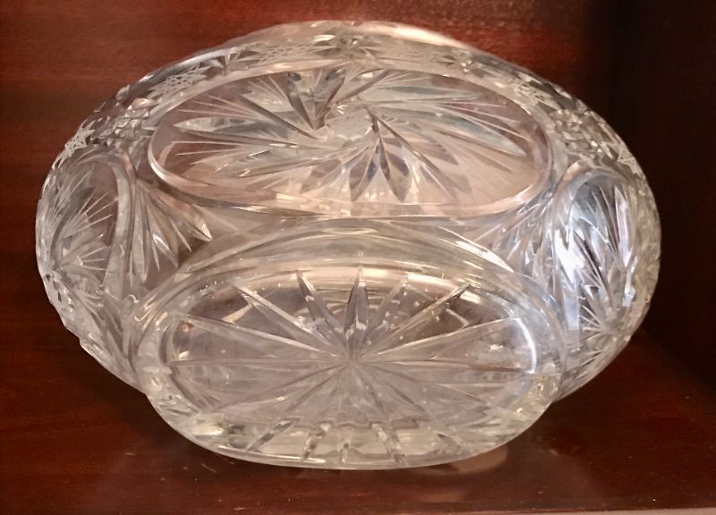 Photo 2 of VINTAGE CLEAR CUT CRYSTAL OVAL BASKET / CANDY DISH 

