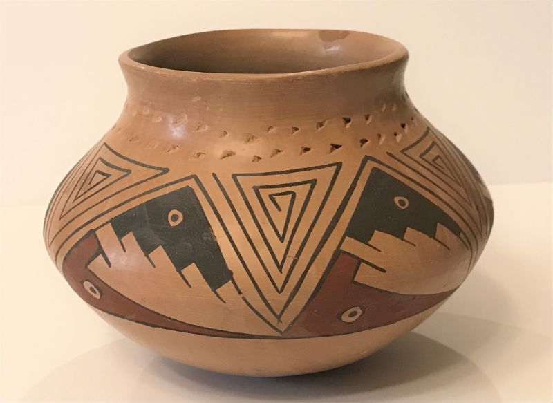 Photo 1 of MATA ORTIZ POLYCHROME POTTERY VESSEL H 5”