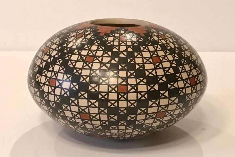 Photo 1 of MATA ORTIZ GEOMETRIC POTTERY VASE BY JUANA LEDEZMA VECOZ 