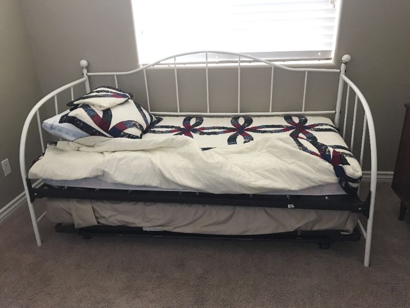 Photo 2 of TRUNDLE DAY BED INCLUDES TWIN MATTRESS