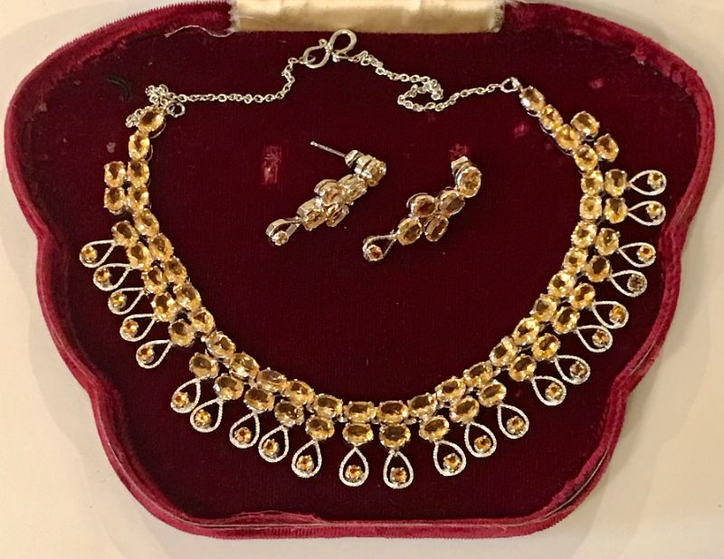 Photo 2 of VINTAGE COSTUME JEWELRY NECKLACE AND EARRINGS