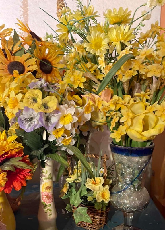 Photo 7 of SPRING / SUMMERTIME FLOWER ARRANGEMENTS- LARGE LOT