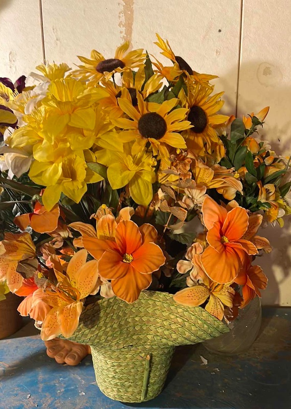 Photo 6 of SPRING / SUMMERTIME FLOWER ARRANGEMENTS- LARGE LOT