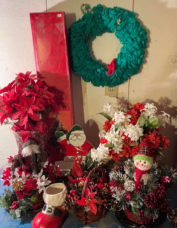 Photo 1 of VINTAGE FLORAL CHRISTMAS ARRANGEMENTS & MORE 