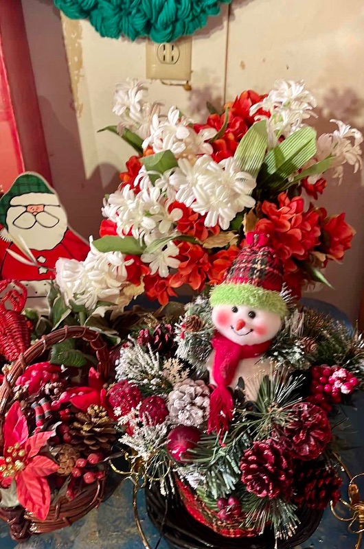 Photo 2 of VINTAGE FLORAL CHRISTMAS ARRANGEMENTS & MORE 