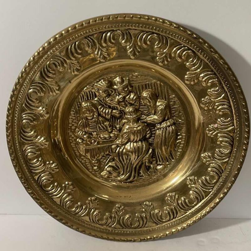 Photo 3 of VINTAGE DECORATIVE BRASS CHARGER PLATES X2 "YE OLDE TOWNE" 1850S PUB & TAVERN SCENES