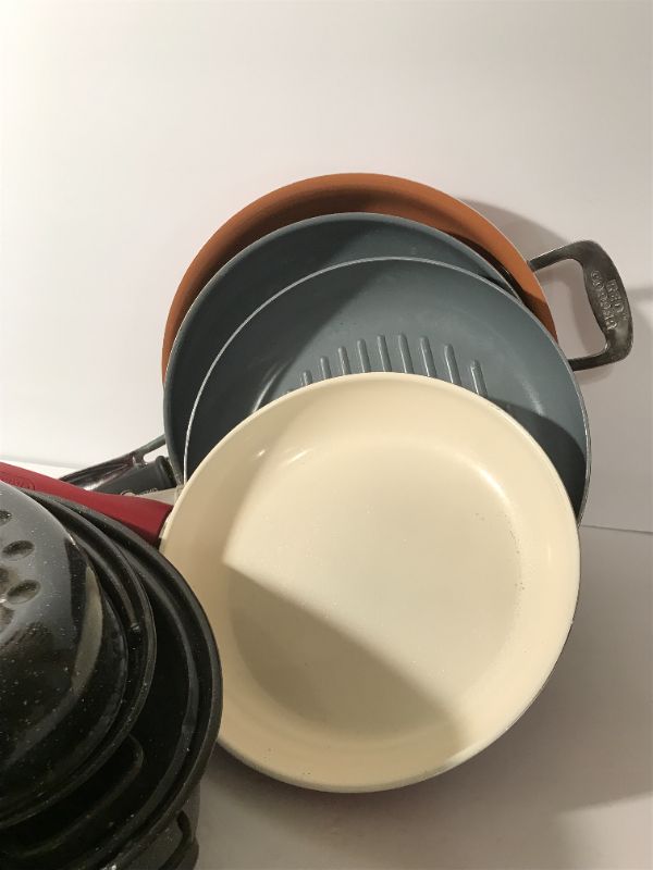 Photo 4 of ENAMEL BAKEWARE & FRYING PANS