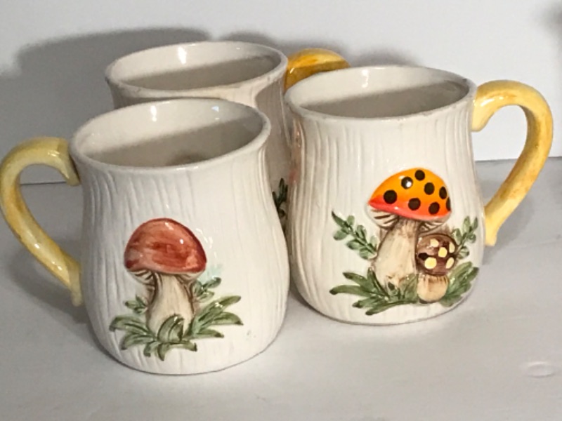 Photo 3 of VINTAGE MUSHROOM TEAPOT & MUGS