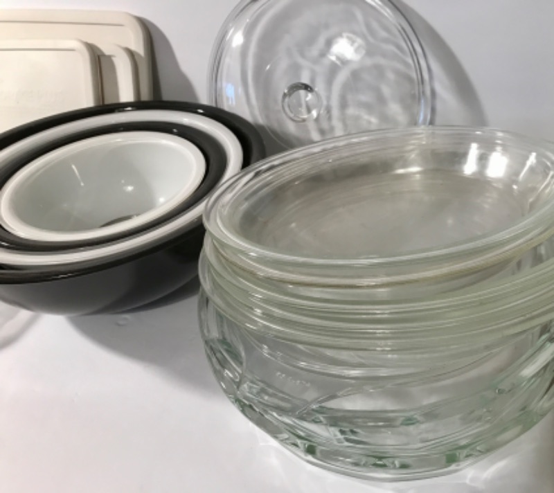 Photo 4 of VINTAGE PYREX & MORE