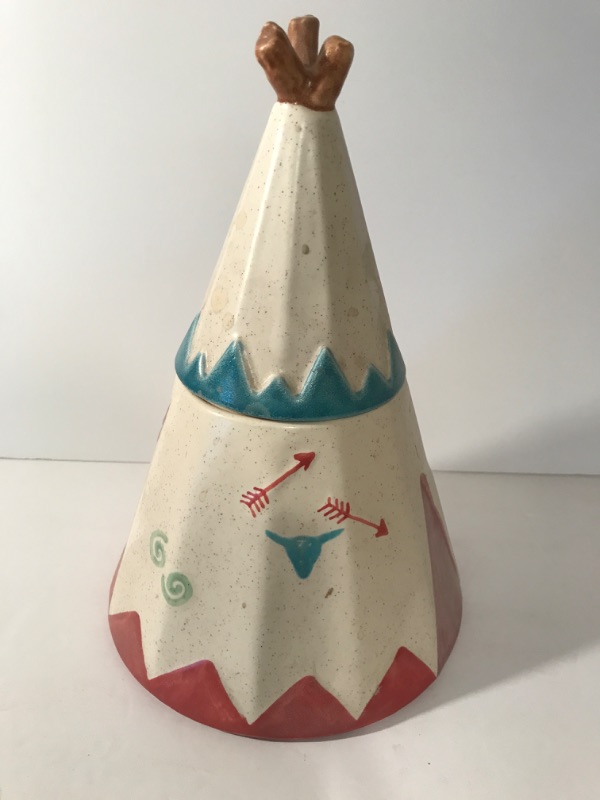 Photo 4 of DISNEY FRONTIER LAND
TREASURE CRAFT USA TEEPEE COOKIE JAR