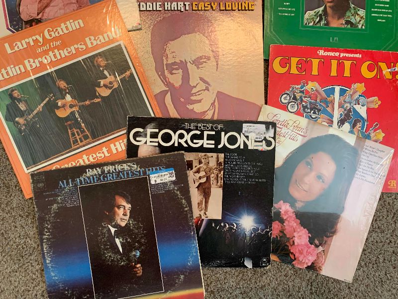 Photo 2 of VINTAGE COUNTRY MUSIC COLLECTION RECORDS