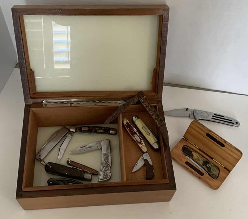 Photo 1 of 2 WOOD BOXES W ASSORTED POCKET KNIVES