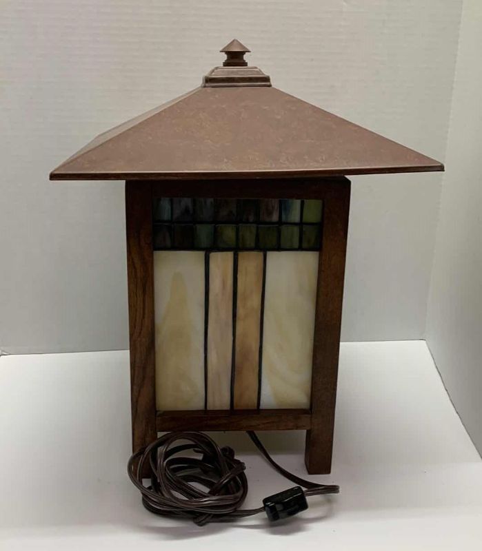 Photo 1 of FRANK LLOYD WRIGHT STYLE STAINED GLASS TABLE LAMP