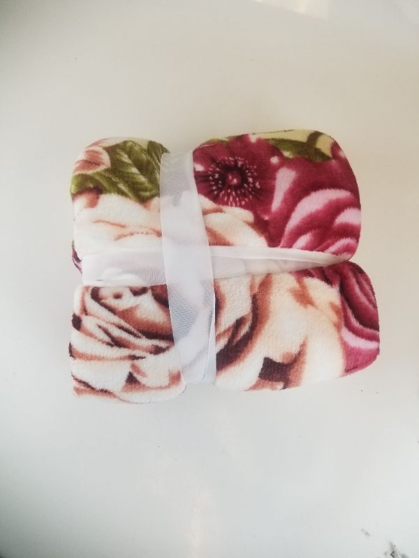 Photo 1 of QUEEN SUPER SOFT FLANNEL BLANKET 100 PERCENT POLYESTER WASHABLE NEW 
