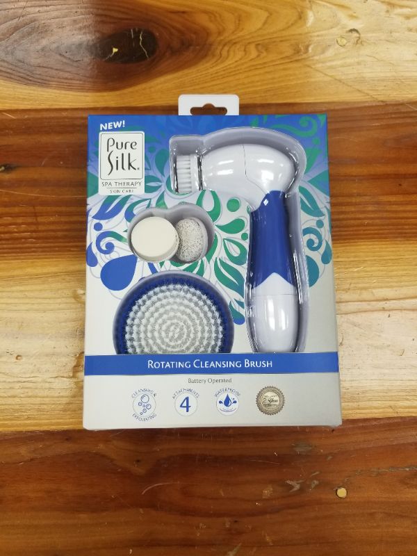 Photo 2 of PURE SILK ELECTRIC WATERPROOF SILICONE FACIAL CLEANSING BRUSH 4 CHANGEABLE HEADS BATTERY REQUIRED AA NEW 
