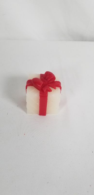 Photo 1 of WAX WHITE/RED GIFT BOX LED WITH TIMER  2×2×2 NEW