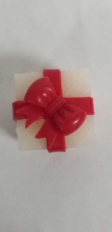 Photo 2 of WAX WHITE/RED GIFT BOX LED WITH TIMER  2×2×2 NEW