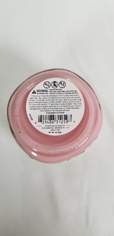 Photo 3 of OLD WILLIAMSBURGH STRAWBERRY ICE CREAM SCENTED CANDLE 3OZ NEW