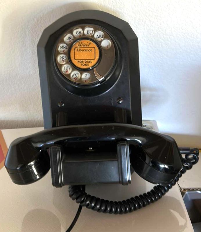 Photo 1 of 1935 VINTAGE PHONE