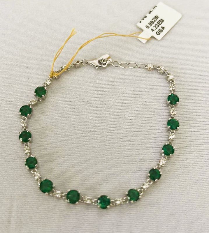 Photo 2 of 925 STERLING SILVER EMERALD BERYL & ZIRCON BRACELET (GGA CERTIFIED)  BROO7943