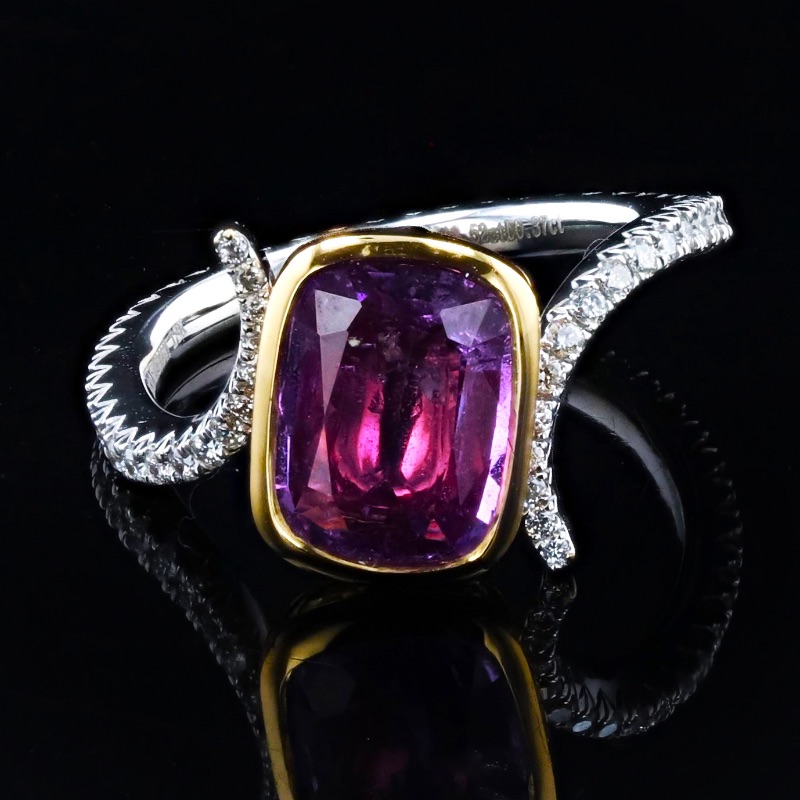 Photo 1 of 2.52ct Pinkish Purple Sapphire and 0.37ctw Diamond 18K Yellow and White Gold Ring  (Approx. Size 6-7)  RN033129