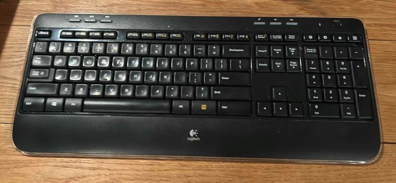 Photo 1 of LOGITECH KEYBOARD