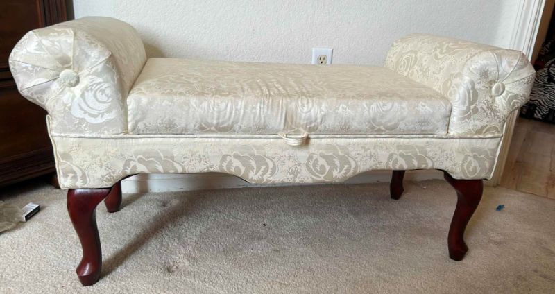 Photo 1 of VINTAGE IVORY ROSE PRINT UPHOLSTERED ENTRYWAY STORAGE BENCH- 41 x 21 x 17
