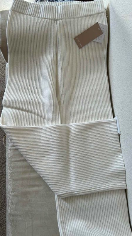 Photo 1 of NEW JUSTFAB ANKLE LENGTH RIBBED PANTS IN CREAM COLOR - SIZE M
