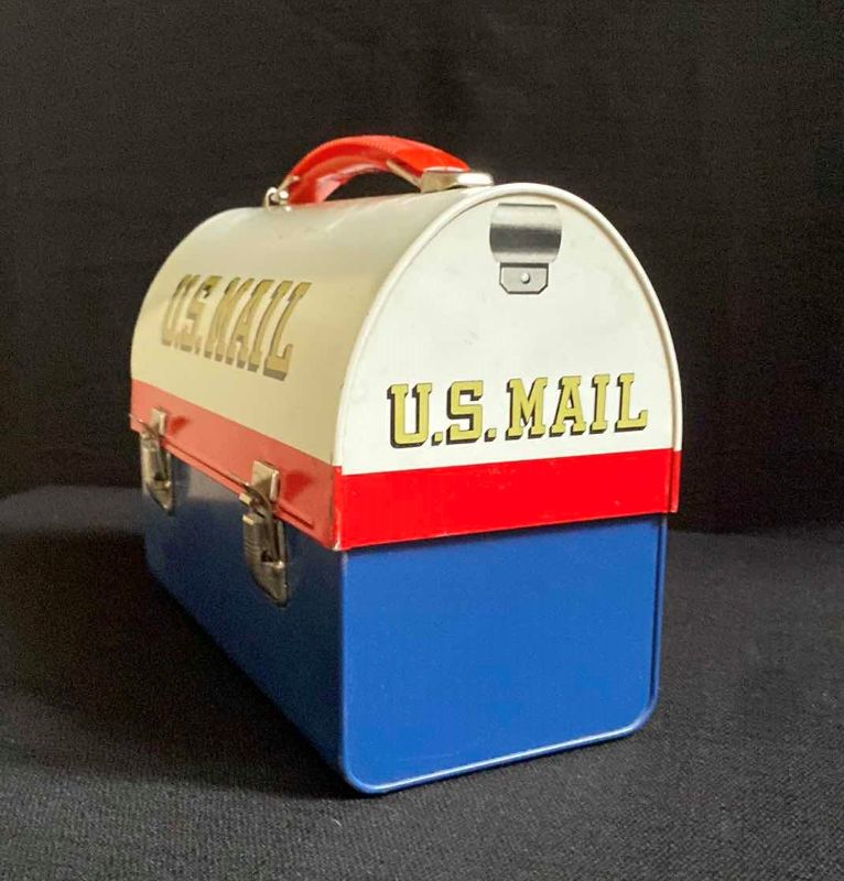 Photo 1 of 1970'S VINTAGE US MAIL LUNCHBOX