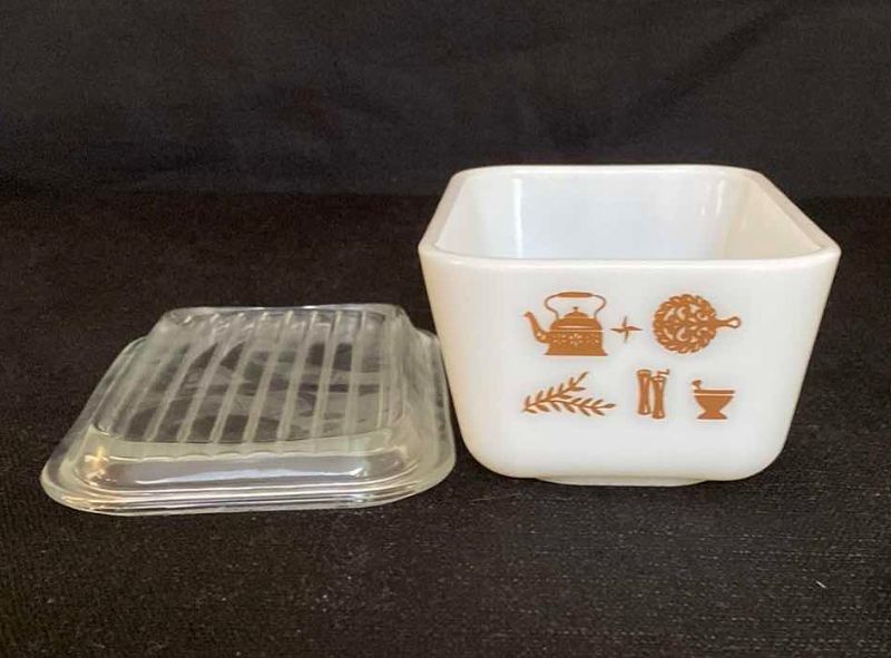 Photo 2 of PYREX EARLY AMERICAN SMALL LOAF DISH