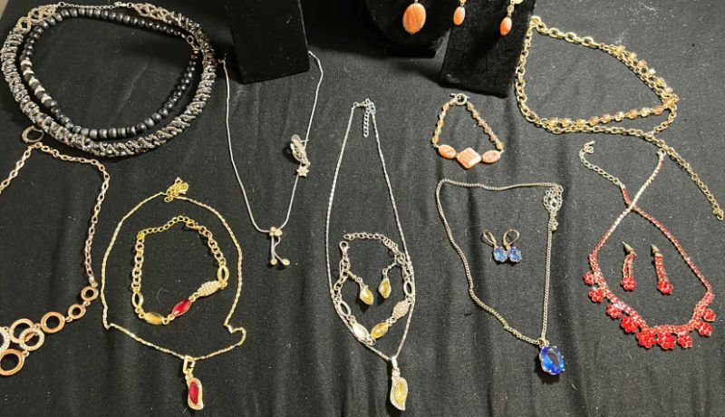 Photo 2 of VARIOUS COSTUME JEWELRY