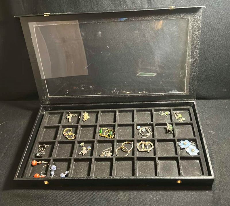 Photo 1 of 32 SLOT JEWELRY CASE WITH COSTUME EARRINGS