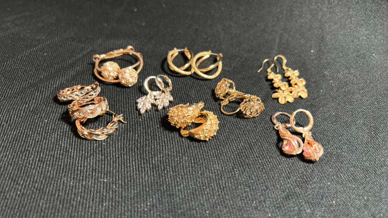 Photo 1 of 9 PAIRS OF ROSE GOLD TONE EARRINGS