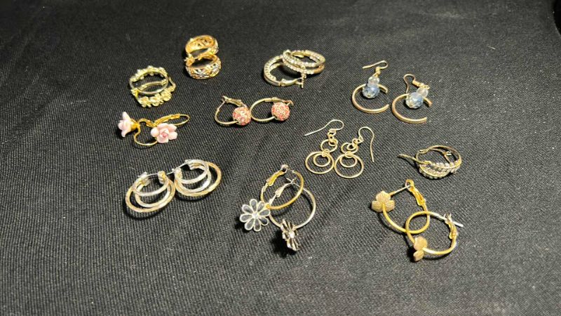 Photo 1 of 11 PAIRS OF GOLD TONE FASHION EARRINGS